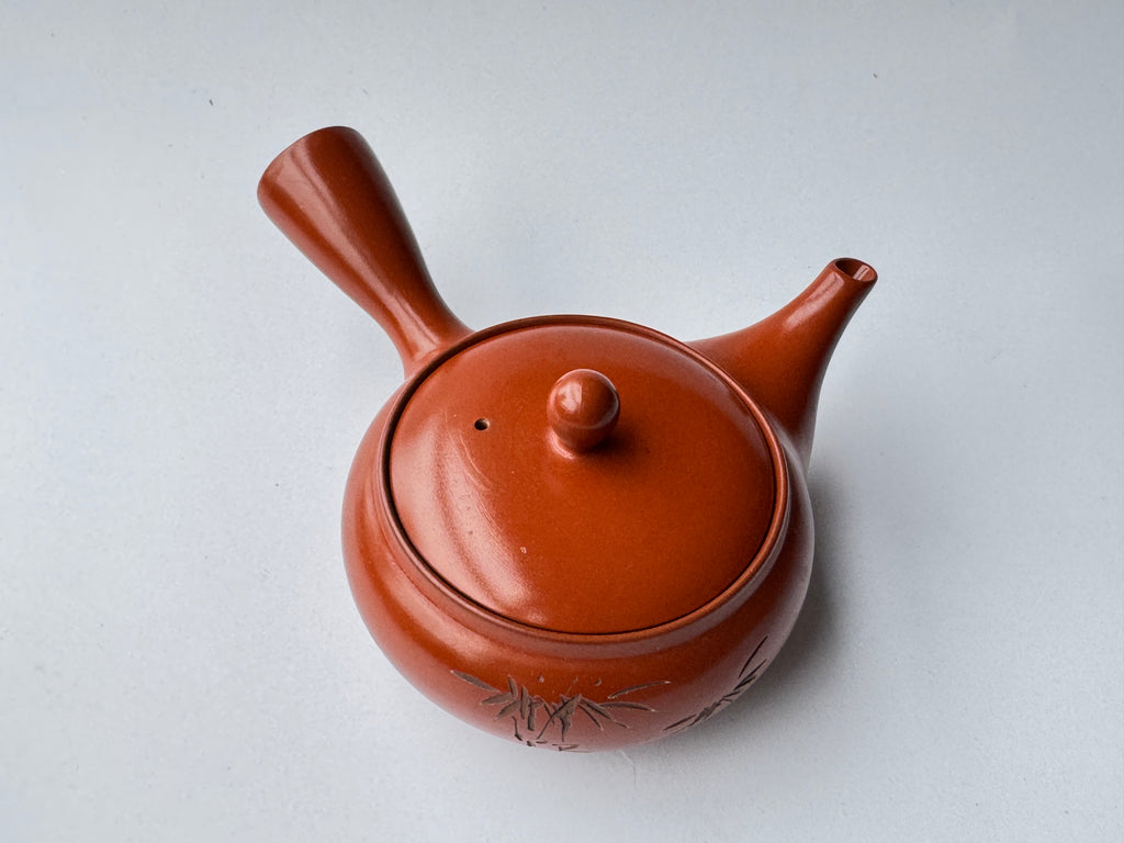 Vintage Tokoname Kyusu Teapot – Hand-Carved Bamboo Motif, Red Clay, Flat Shape