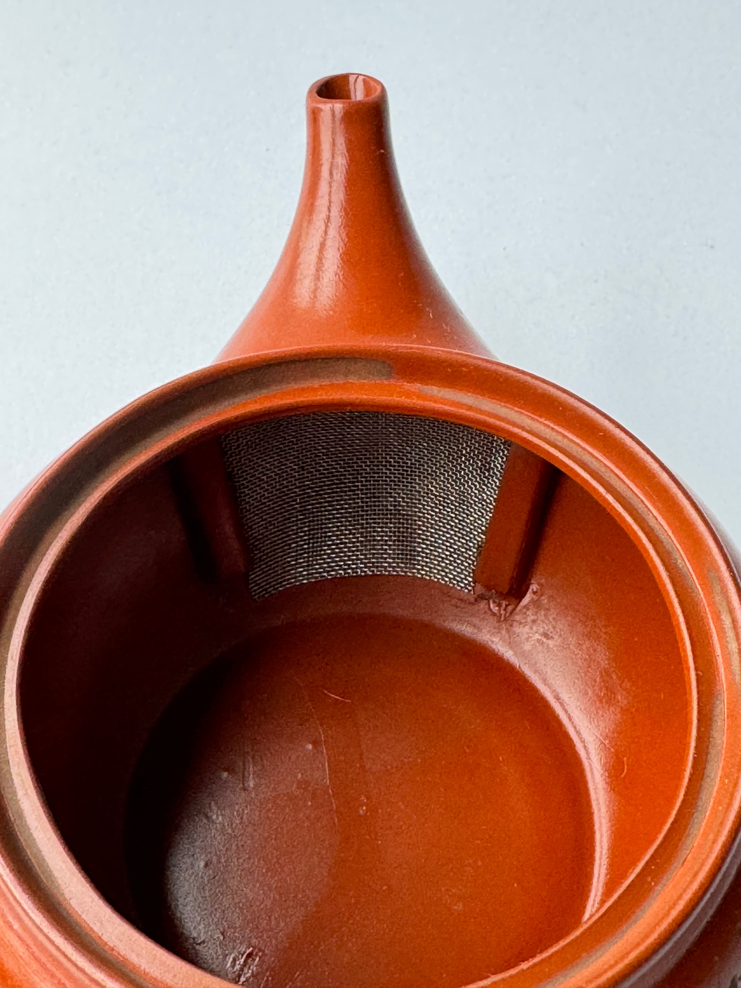 Vintage Tokoname Kyusu Teapot – Hand-Carved Bamboo Motif, Red Clay, Flat Shape