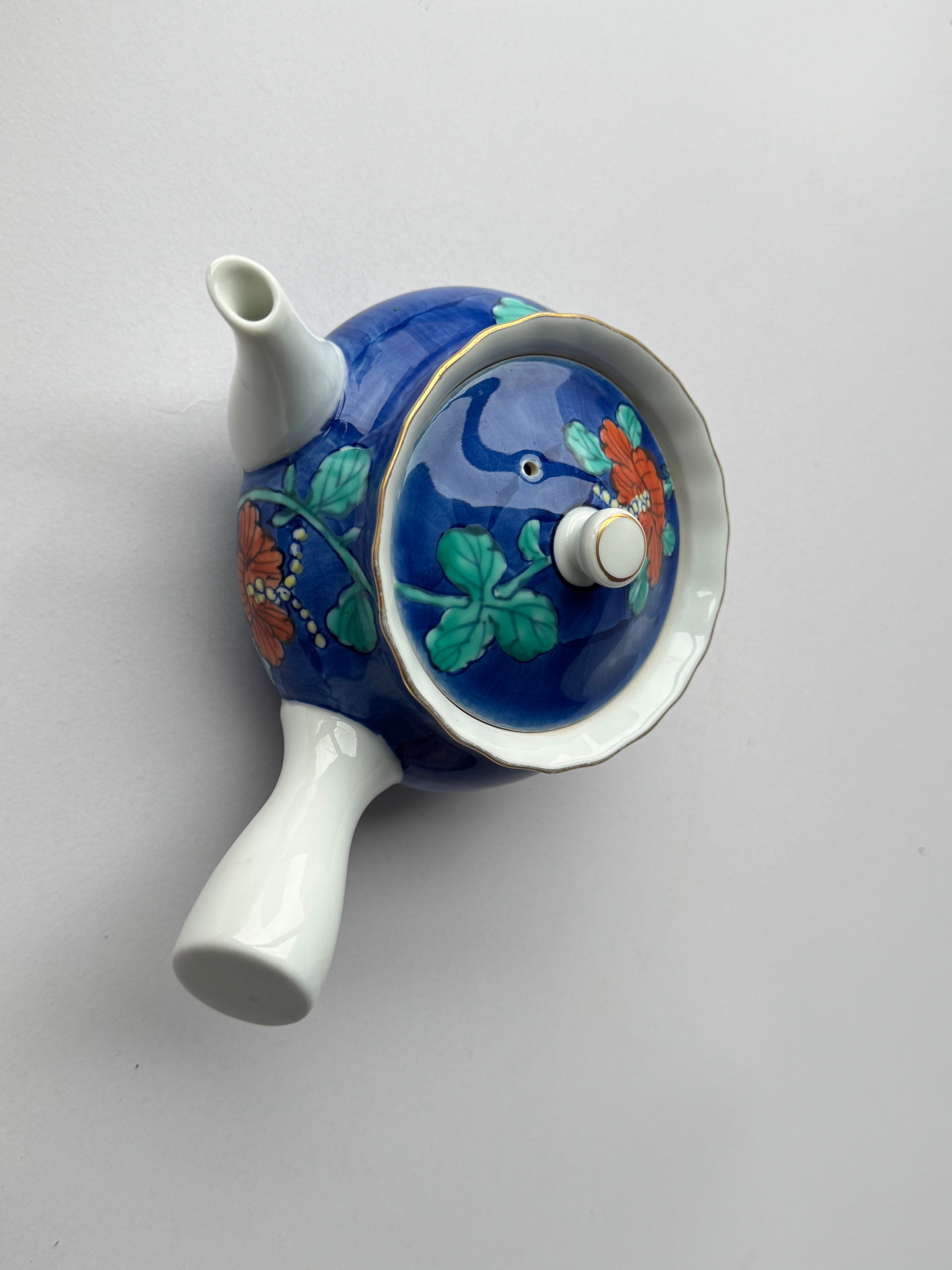 Vintage Arita Porcelain Teapot – Hand-Painted Floral Design, Blue Glaze Kyusu