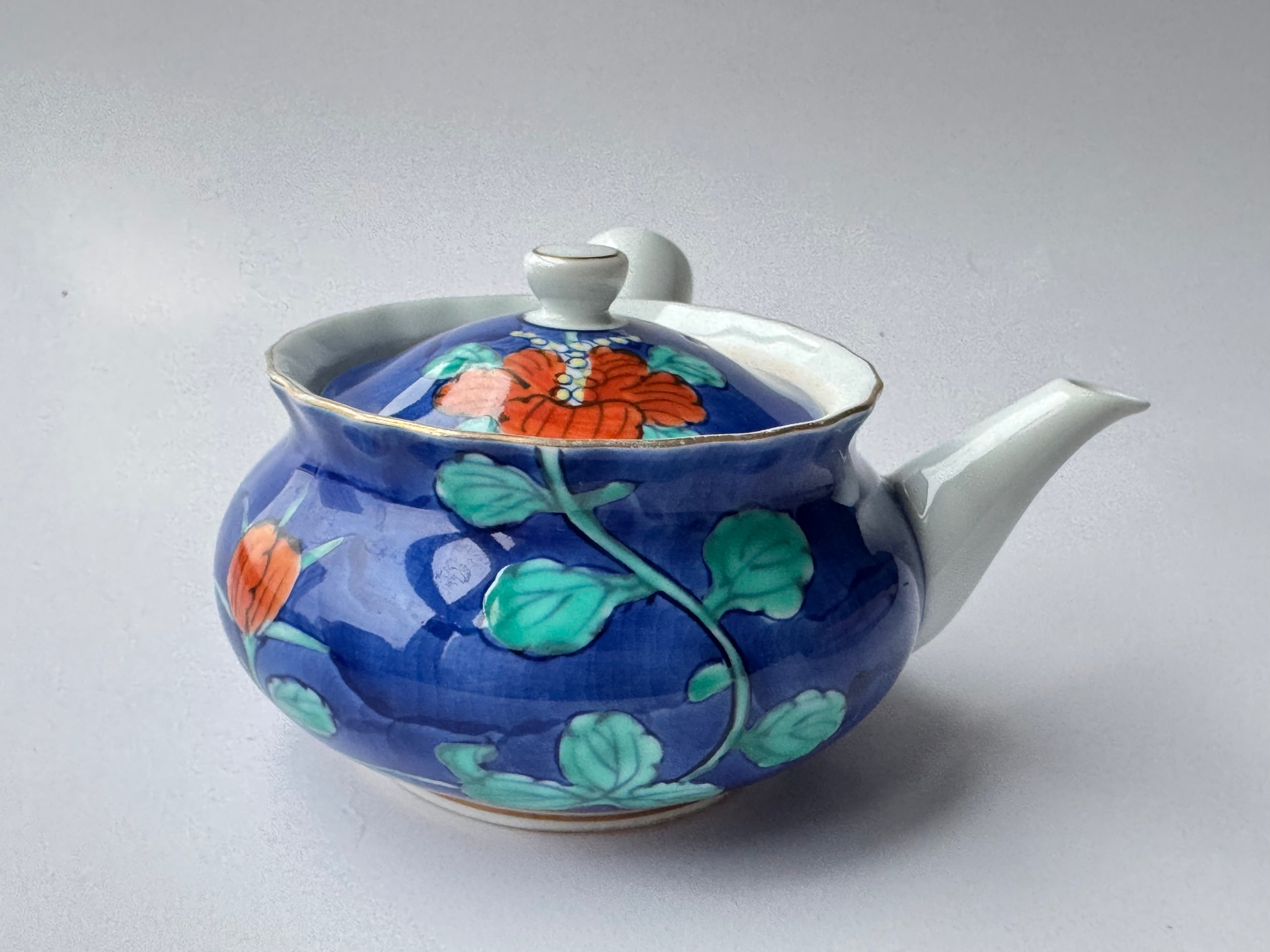 Vintage Arita Porcelain Teapot – Hand-Painted Floral Design, Blue Glaze Kyusu