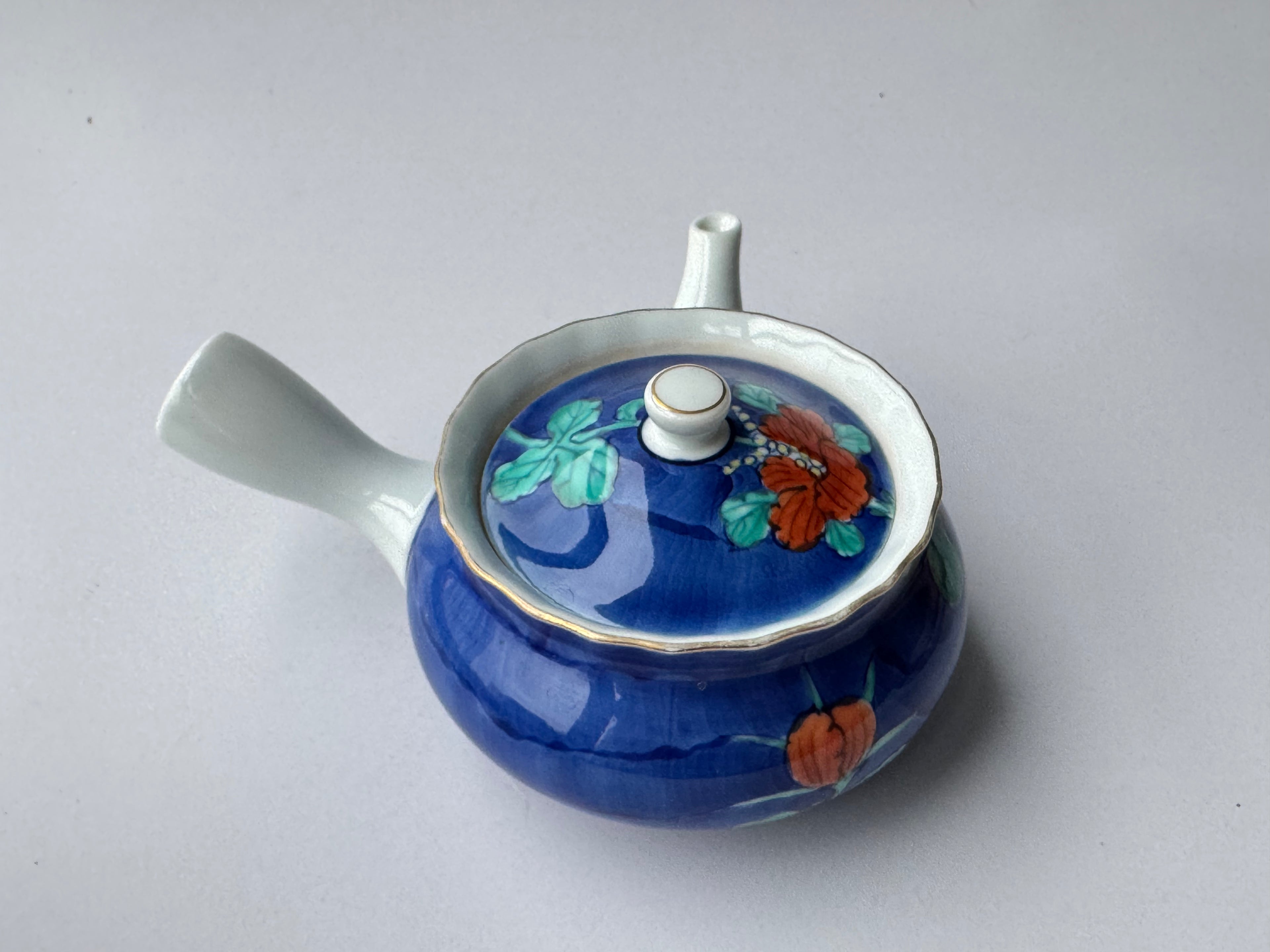 Vintage Arita Porcelain Teapot – Hand-Painted Floral Design, Blue Glaze Kyusu