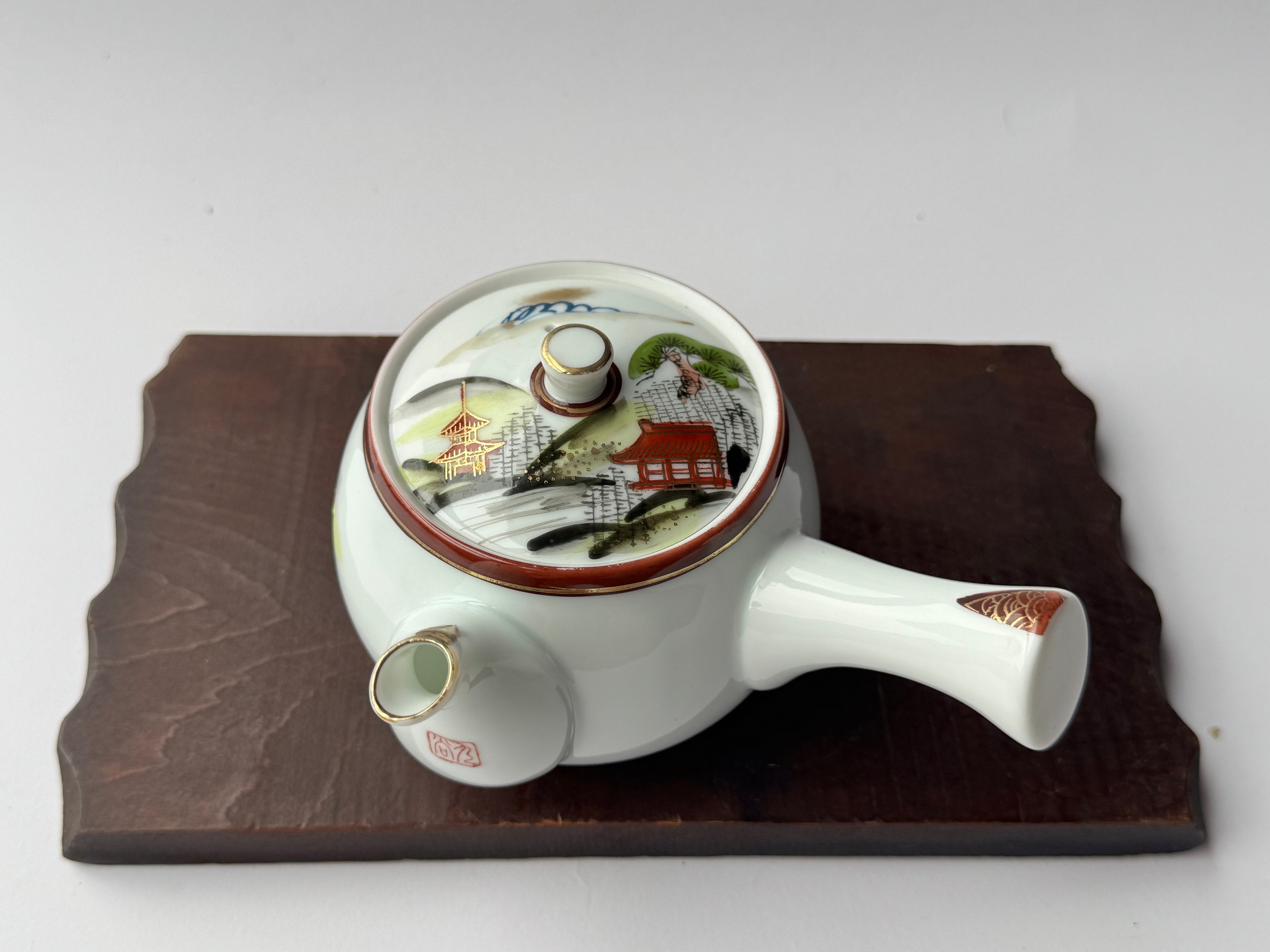 Vintage Kutani Porcelain Teapot – Hand-Painted Japanese Landscape, White Glaze Kyusu