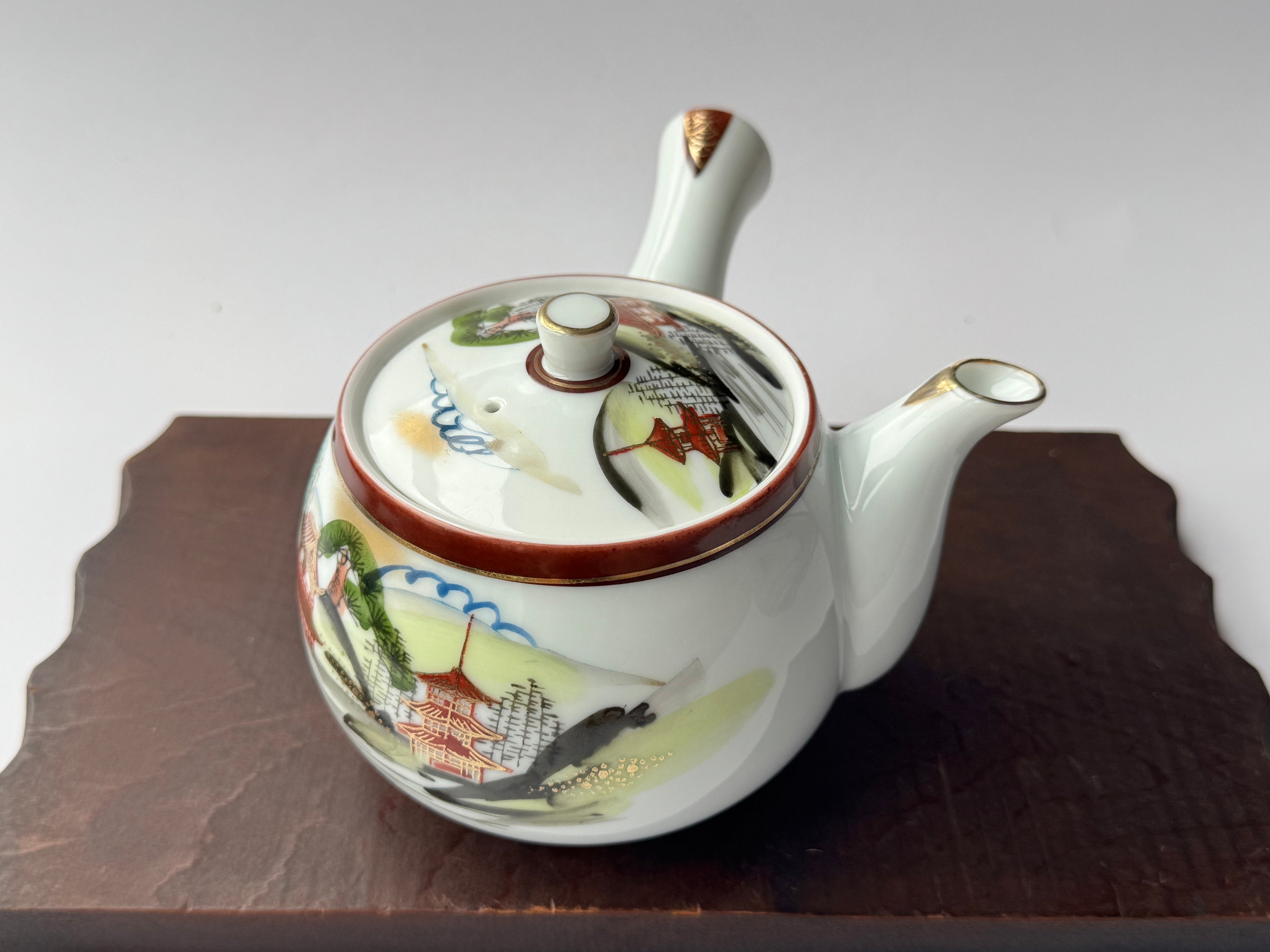 Vintage Kutani Porcelain Teapot – Hand-Painted Japanese Landscape, White Glaze Kyusu