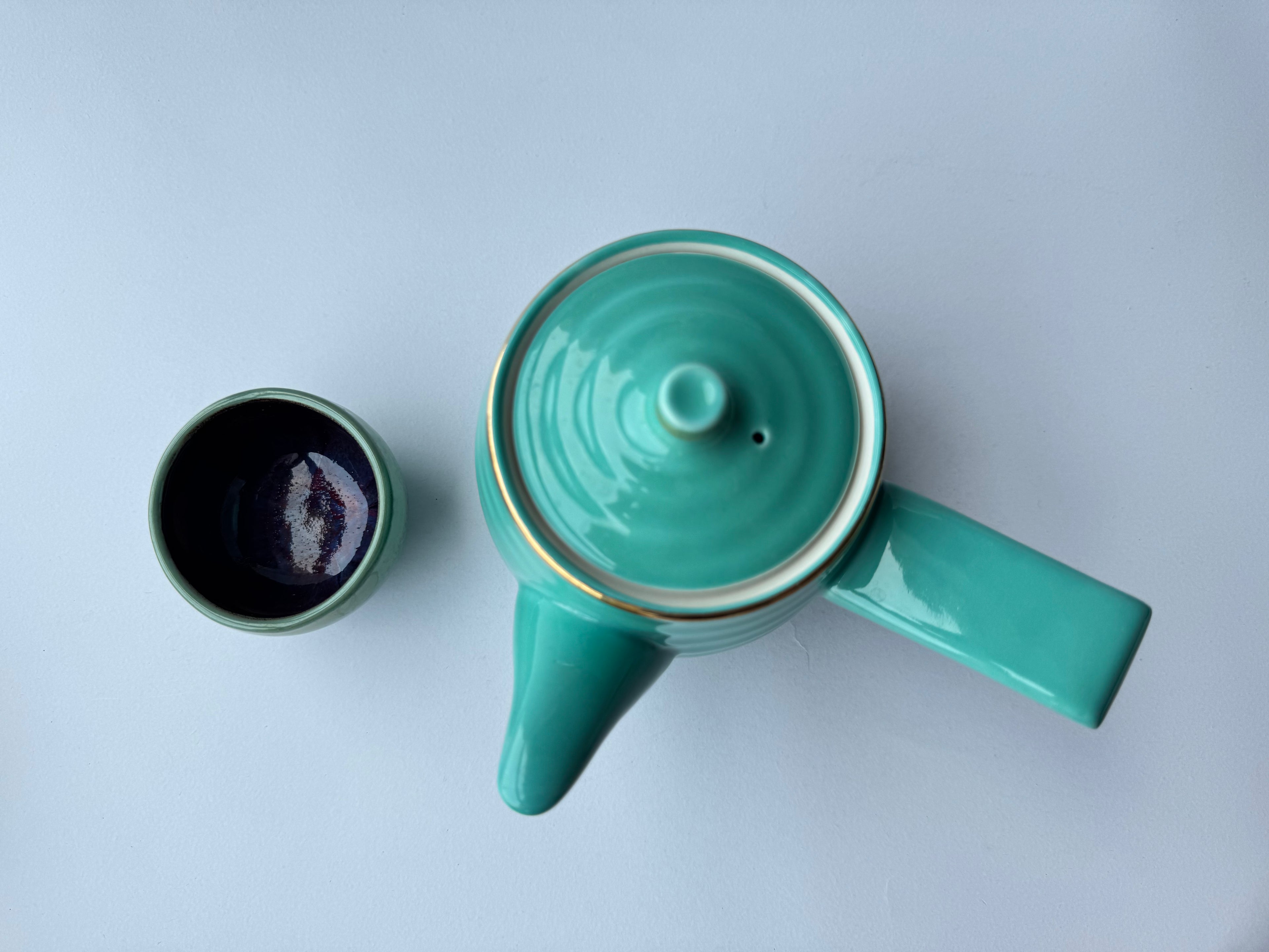 Celadon Green Glazed Ceramic Teapot with Built-in Clay Filter – Vintage Japanese Style