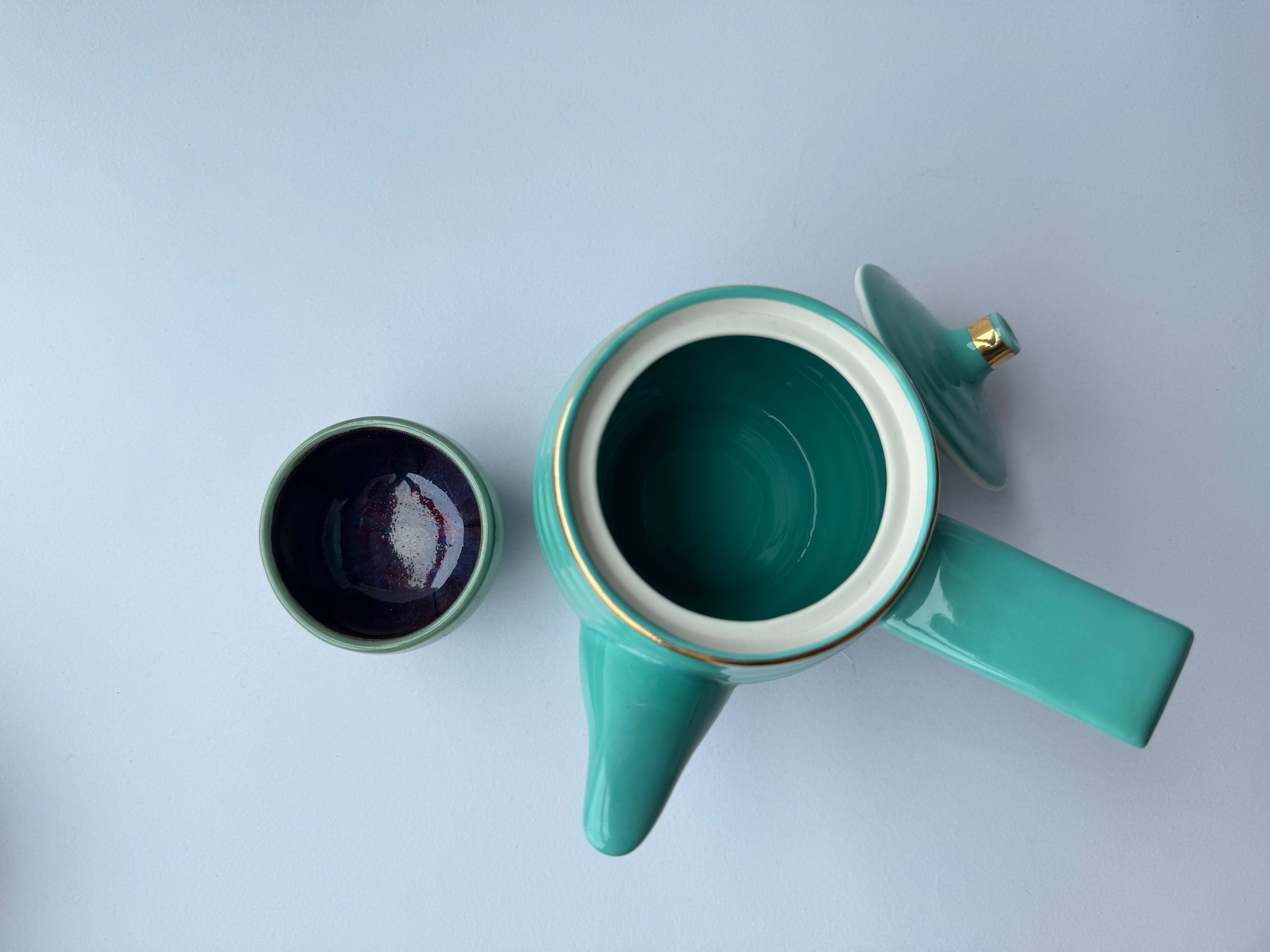 Celadon Green Glazed Ceramic Teapot with Built-in Clay Filter – Vintage Japanese Style