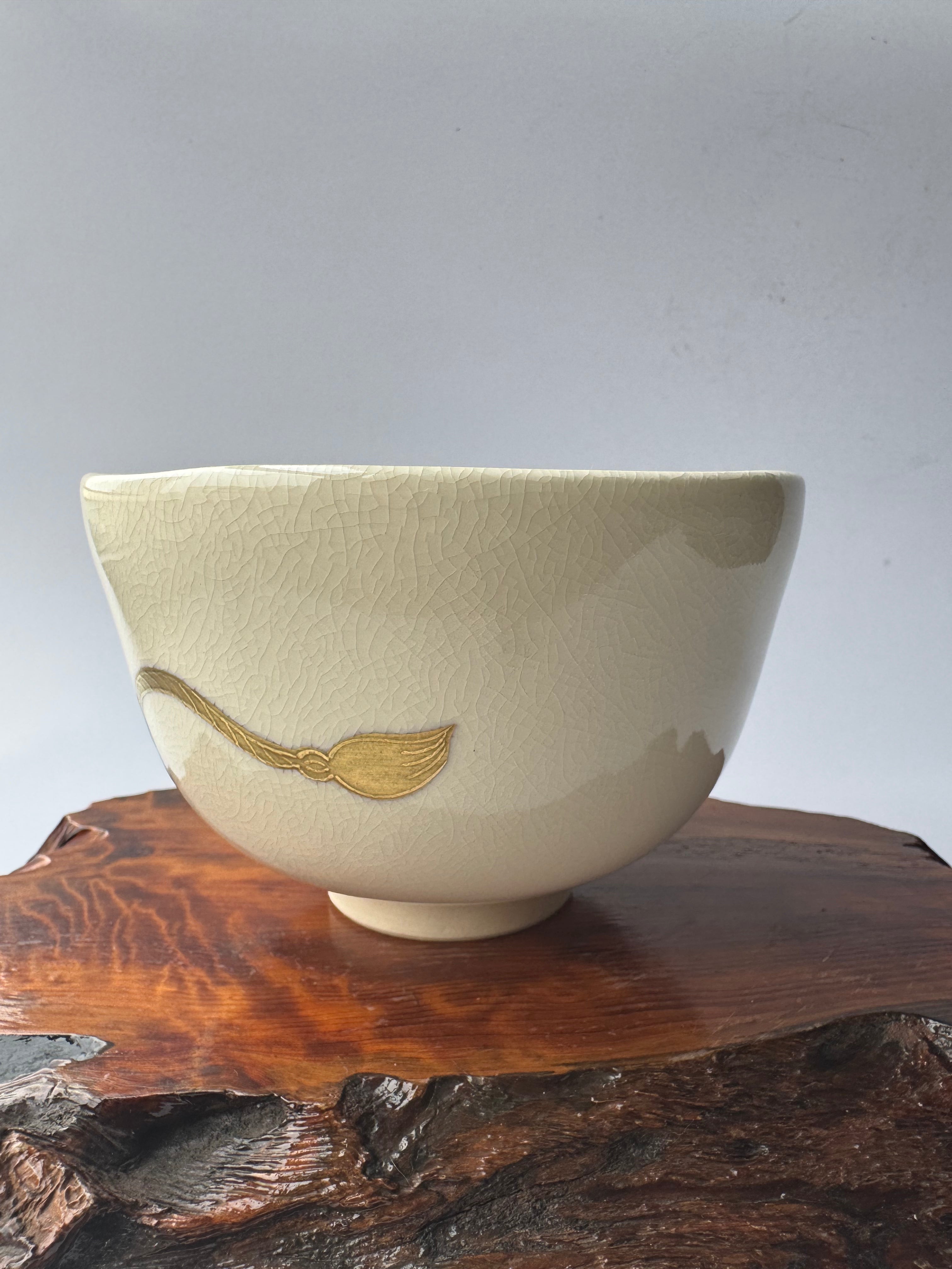 Kyo Chawan Lucky Inu Hariko – Japanese Tea Bowl with Crackle Glaze &amp; Gold Accents