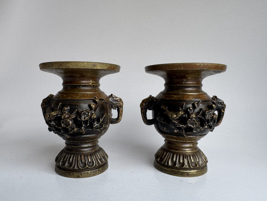 Vintage Japanese Buddhist Altar Set - Goro-gu Five-Piece Bronze - Meiji Era - Kacho Relief - Zō Shokudai - Stamped Foundry Mark