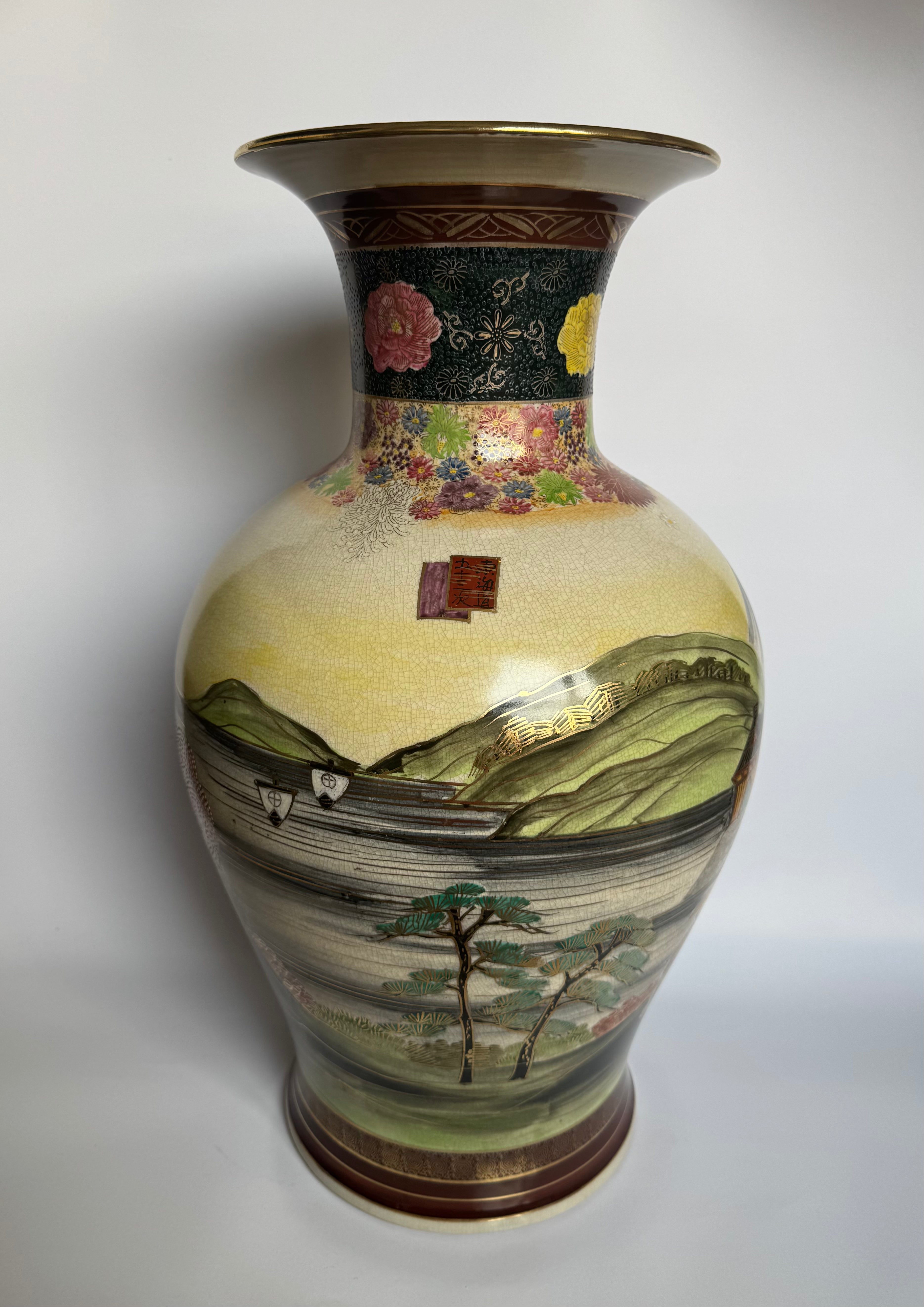 Large Antique Japanese Satsuma Vase – Daimyo Procession Scene – Meiji Period Hand Painted Gold Crackle