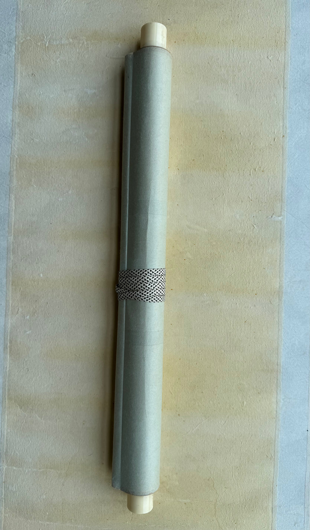apanese Calligraphy Kakemono “Annei 安寧 (Peace & Tranquility)” with Enso Circle