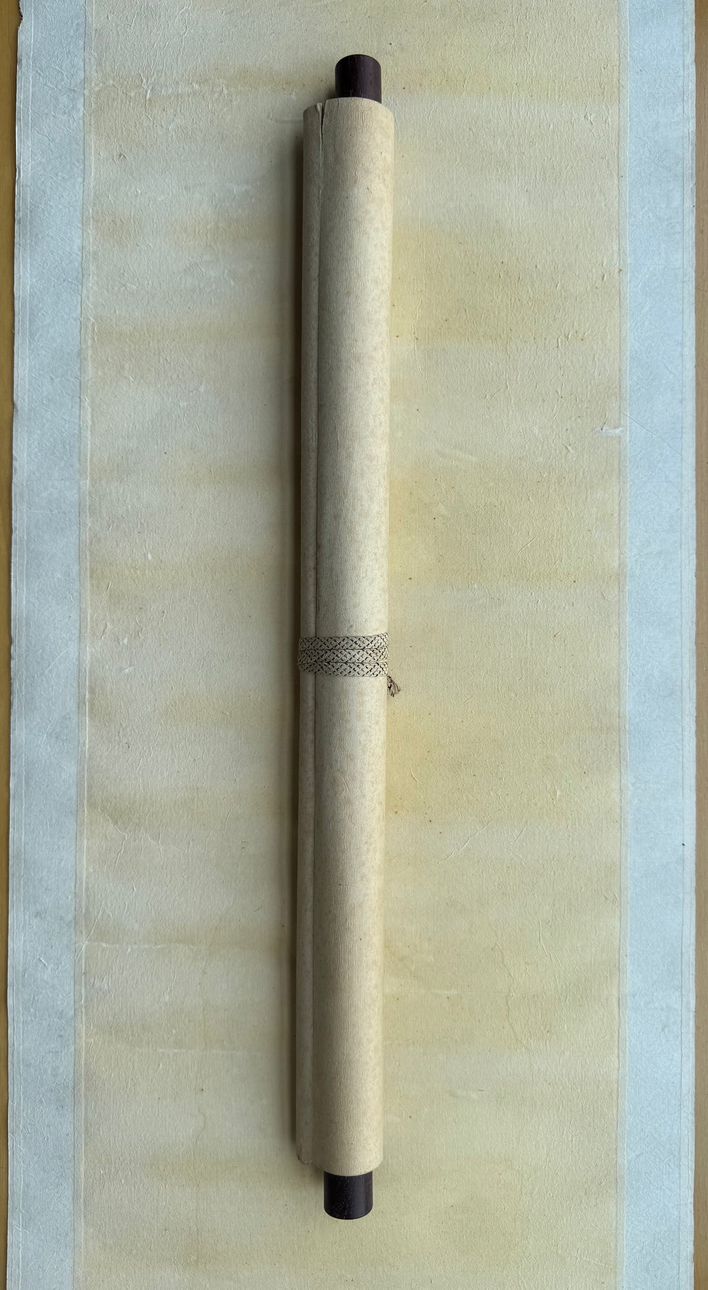 Vintage Japanese Map “Saishin Shina Yōzu” 最新支那要圖 – l Educational Wall Scroll, Cartographic Print