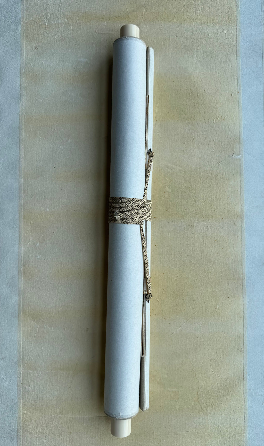 Japanese Kakemono with Two Birds & Maple Leaves – Hand-Painted Nature Hanging Scroll with Calligraphy