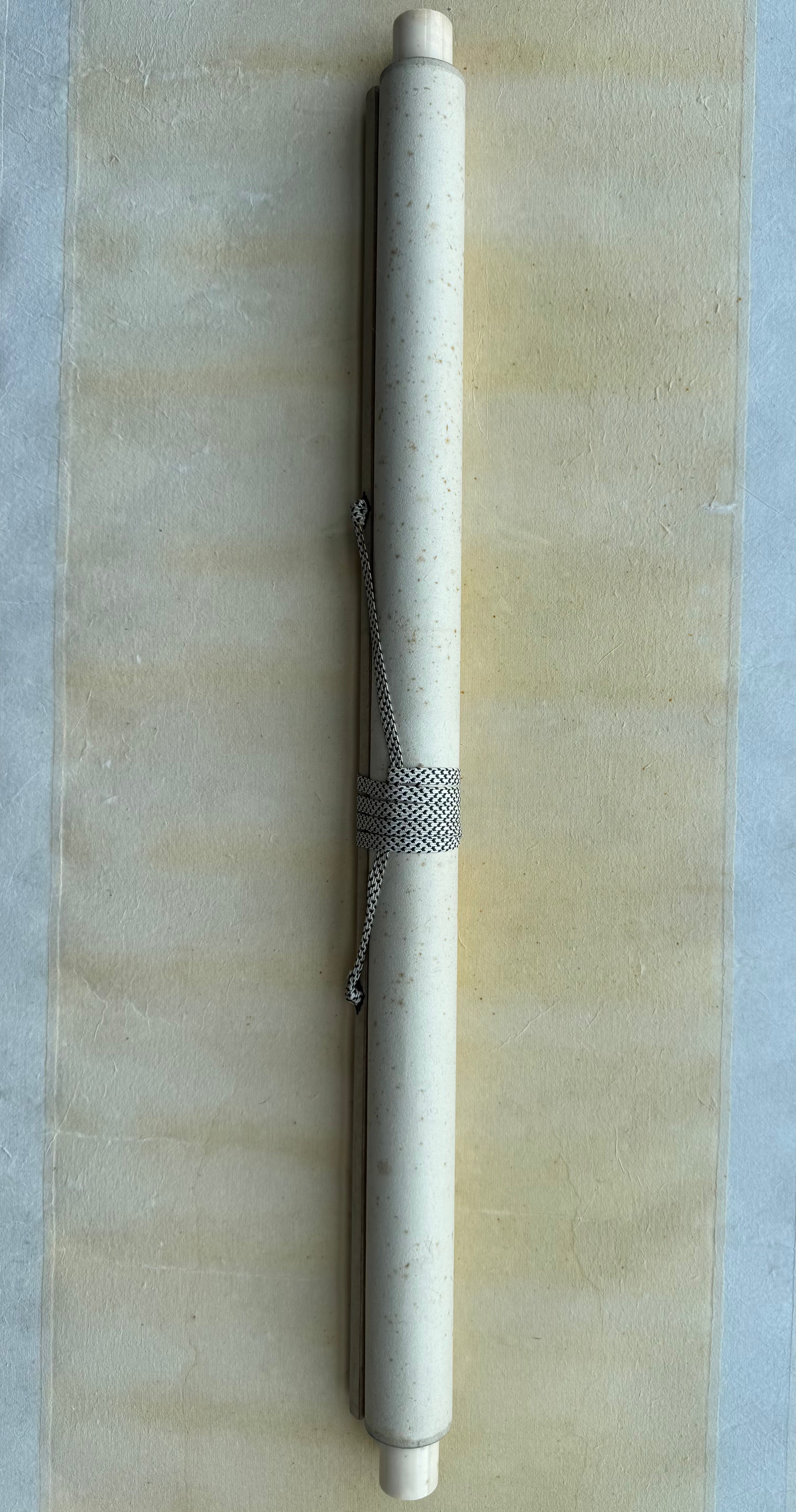Japanese Kakemono “Unka (Clouds & Rosy Mist)” - Expressive Sumi Calligraphy