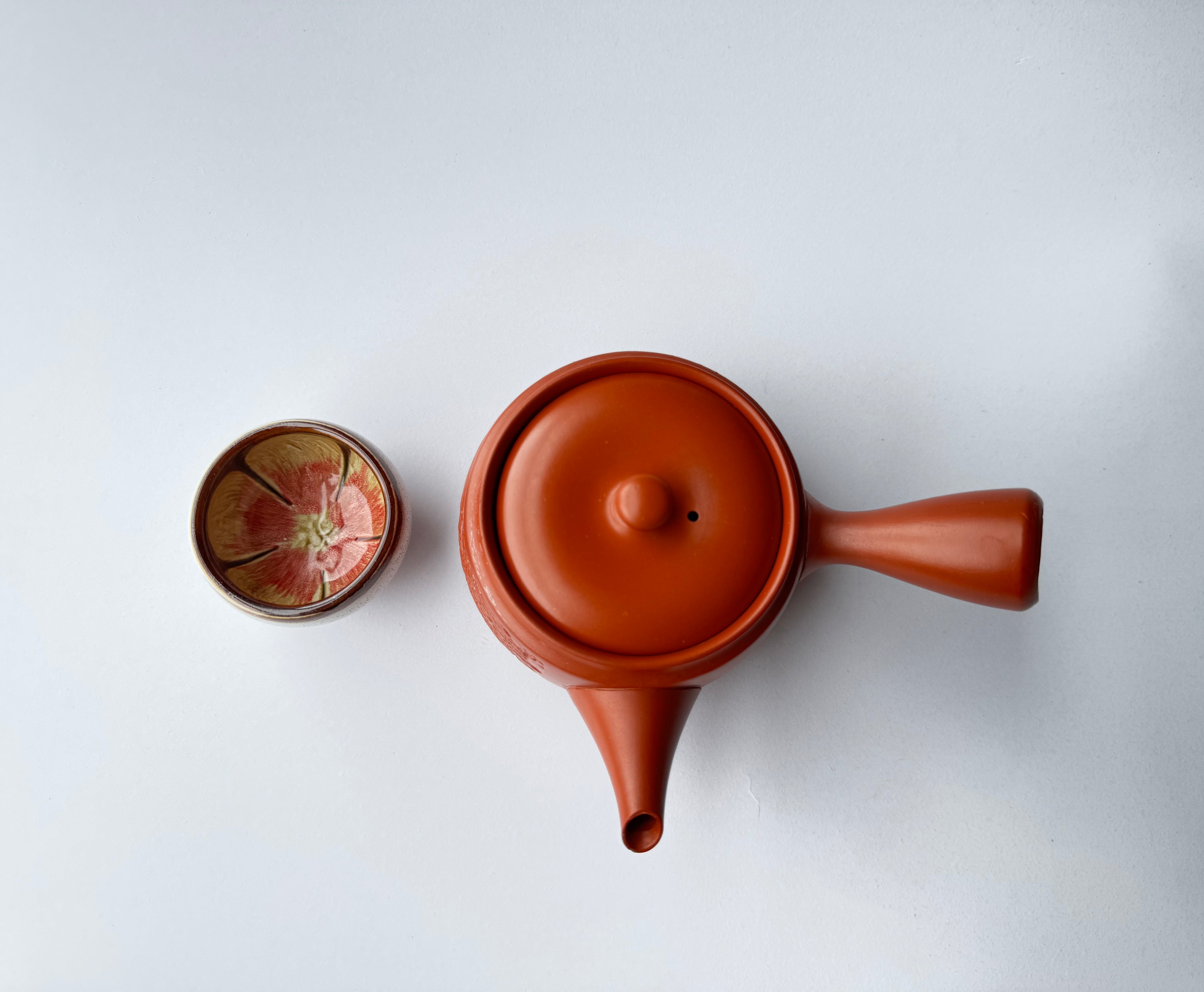Vintage Tokoname Teapot with Carved Landscape Scene – Japanese Red Clay Kyusu