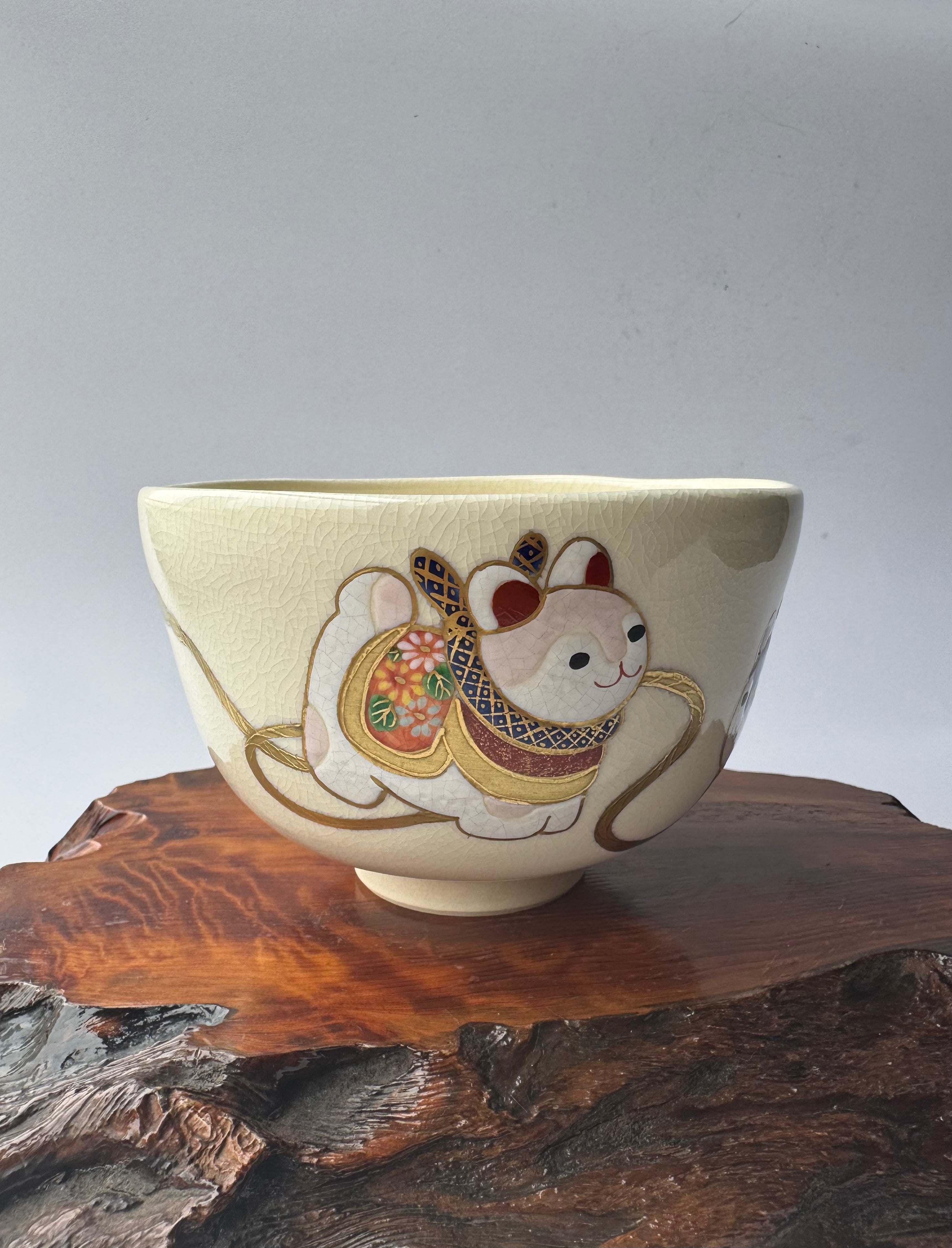 Kyo Chawan Lucky Inu Hariko – Japanese Tea Bowl with Crackle Glaze &amp; Gold Accents