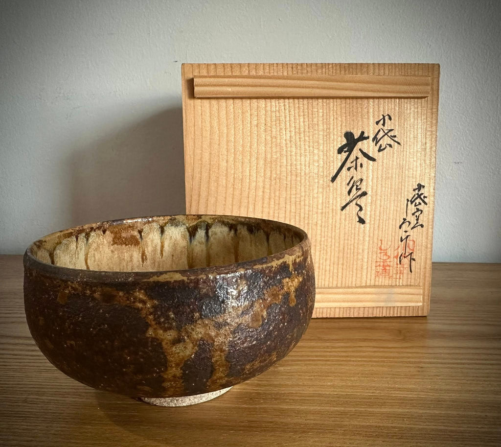 Shigaraki Chawan – Handcrafted Japanese Wabi-Sabi Tea Bowl from Six Ancient Kilns