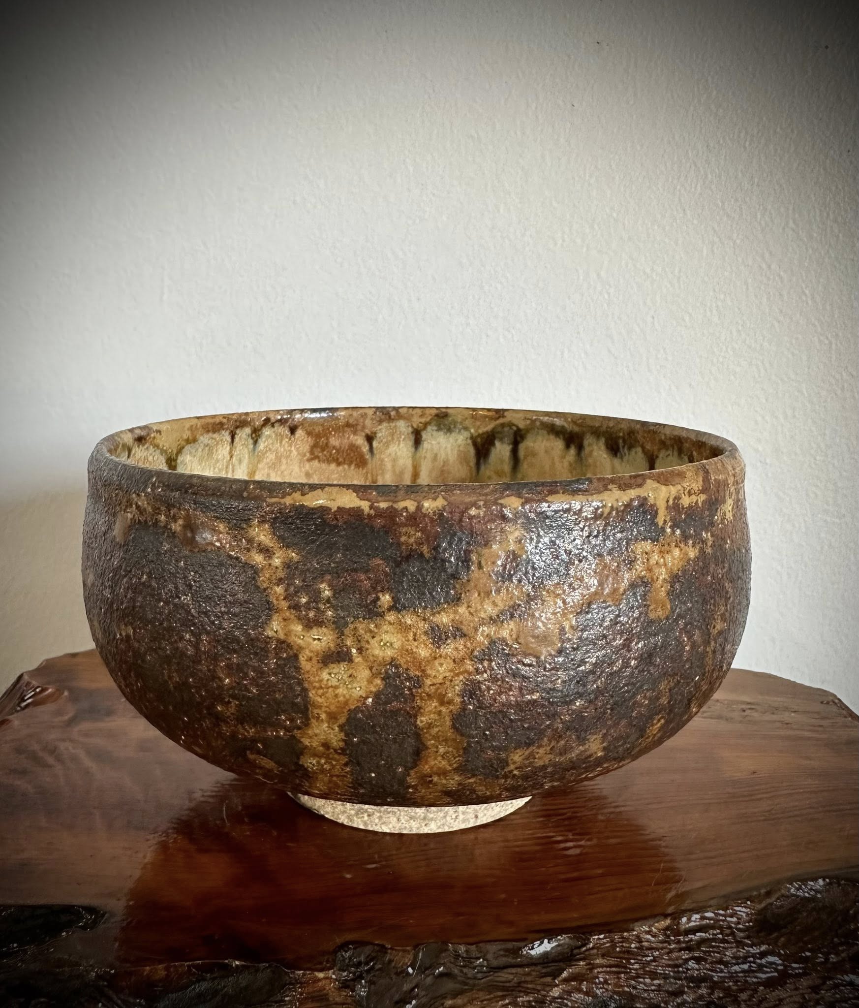 Shigaraki Chawan – Handcrafted Japanese Wabi-Sabi Tea Bowl from Six Ancient Kilns