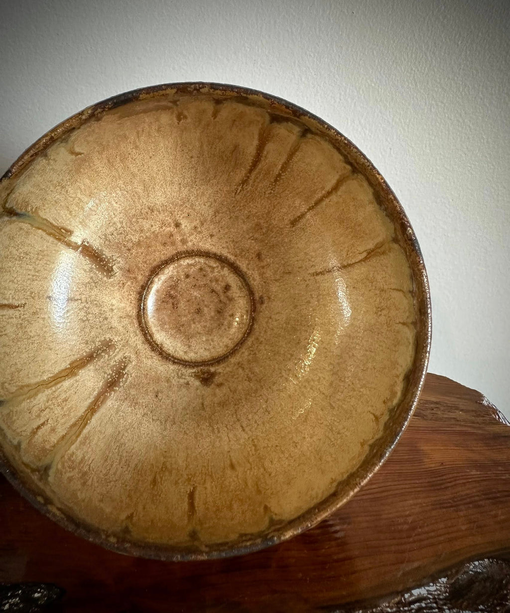 Shigaraki Chawan – Handcrafted Japanese Wabi-Sabi Tea Bowl from Six Ancient Kilns