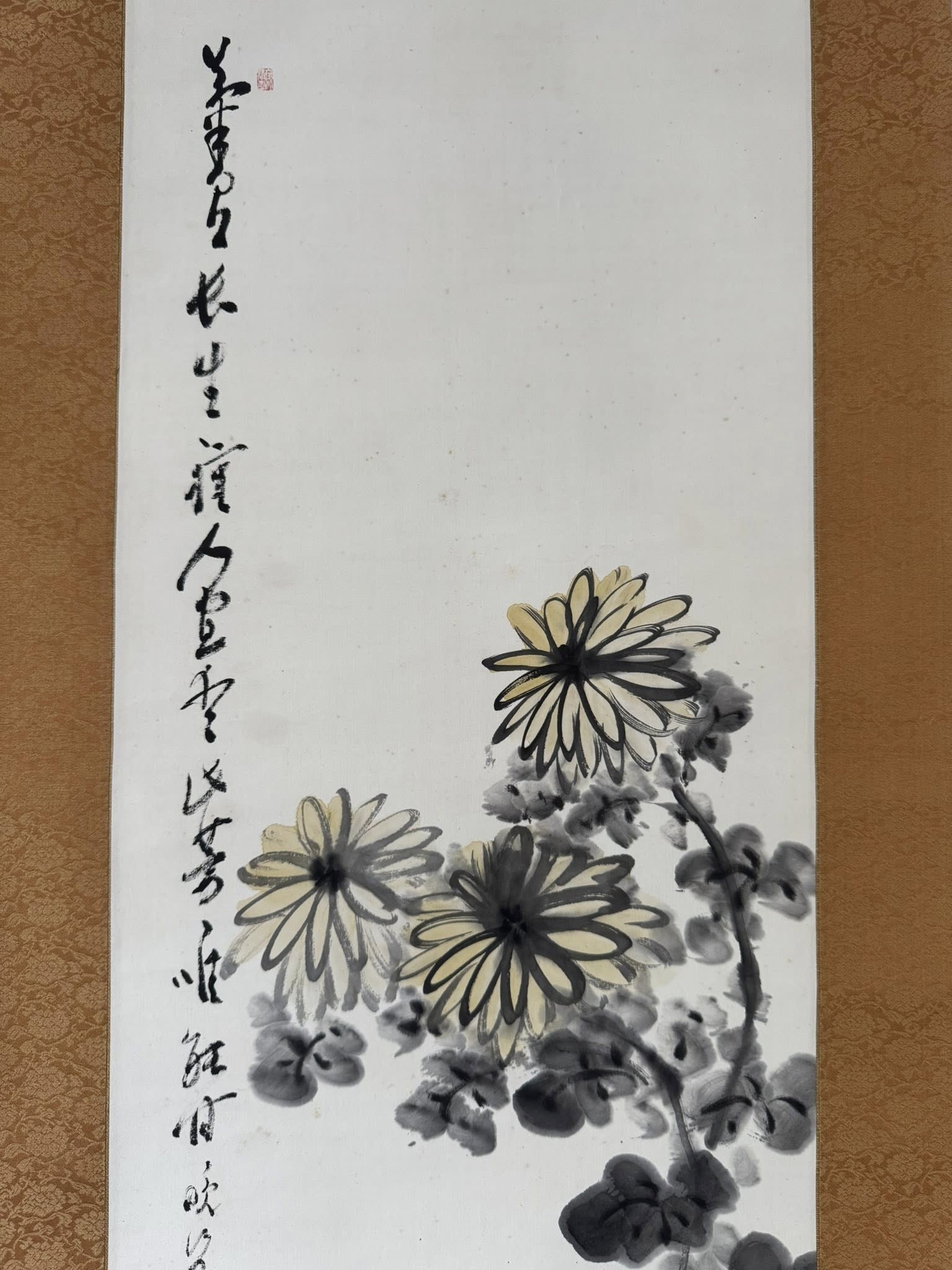 Japanese Chrysanthemum Ink Scroll - Hand-Painted Sumi-e Floral Kakemono Art