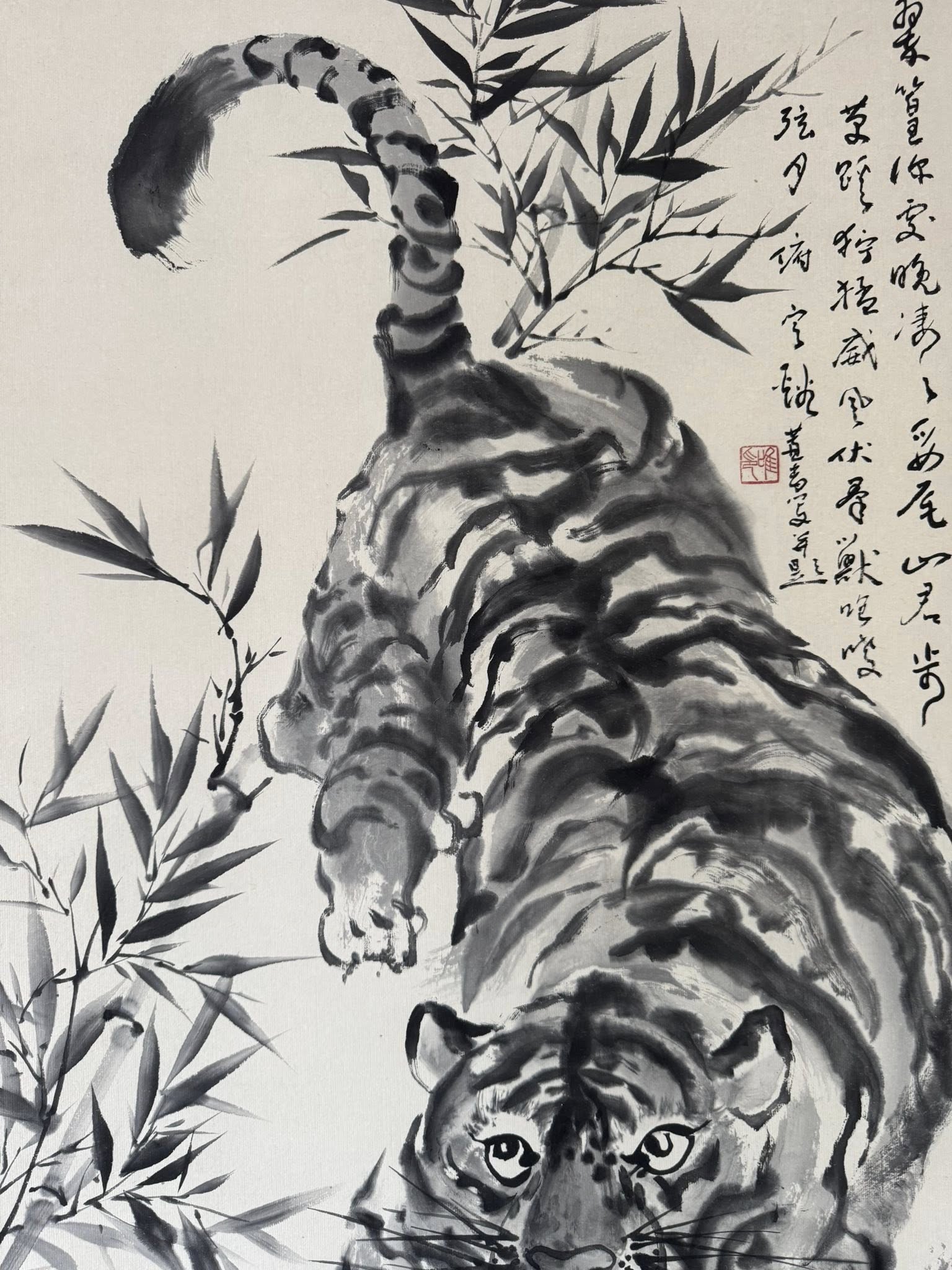 Japanese Tiger Scroll Painting – Hand-Painted Kakemono Art of Strength & Serenity