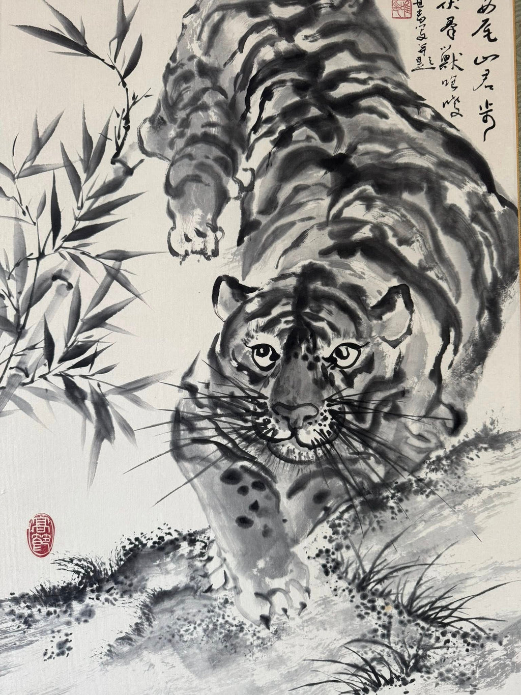 Japanese Tiger Scroll Painting – Hand-Painted Kakemono Art of Strength & Serenity