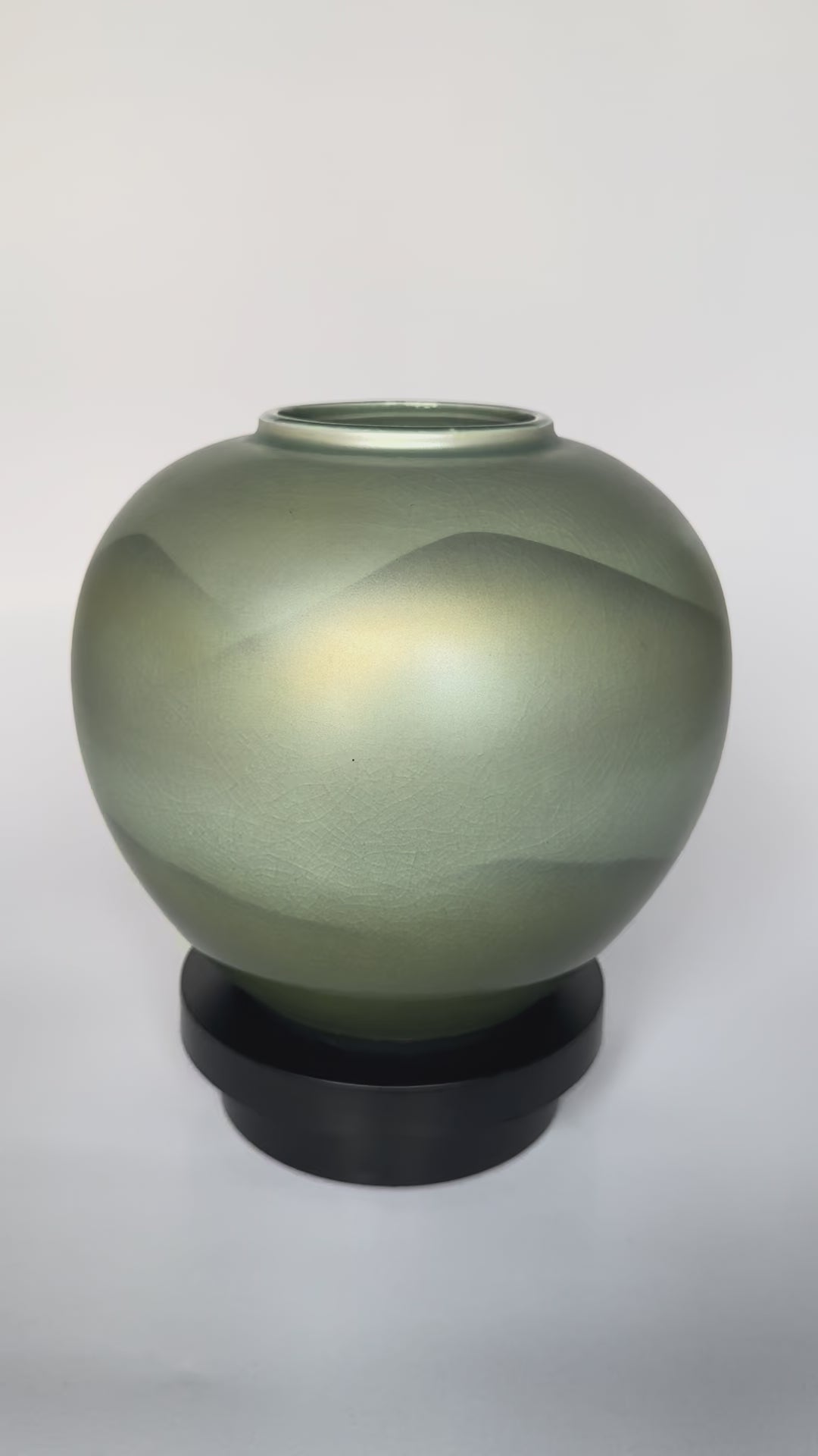 Kutani Mountain Landscape Vase – Hand-Painted Gray Glaze Japanese Porcelain Art