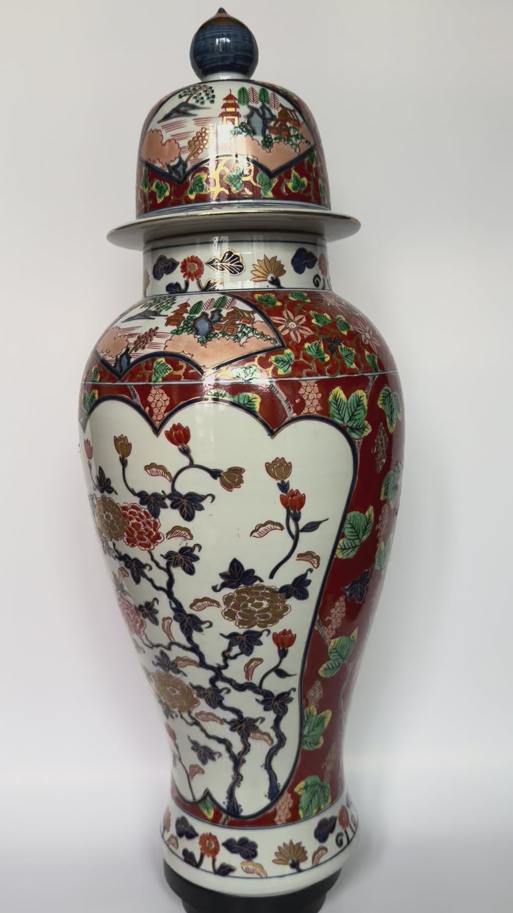 Exquisite Arita Imari Temple Jar - Vintage Japanese Porcelain Vase with Rich Red & Gold Enamel