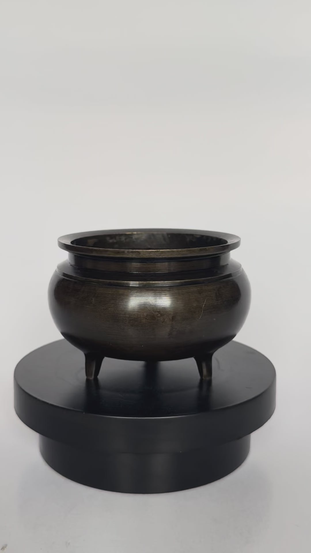 Vintage Japanese Bronze Incense Burner – Buddhist Kōro for Zen & Meditation Rituals