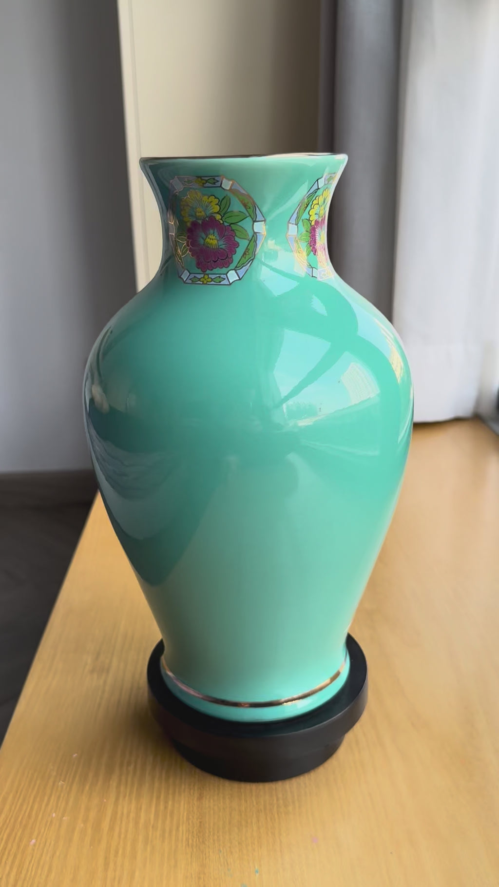 Rare Kutani Jade-Green Vase Pair – Hand-Painted Peacocks & Peonies (Set of 2)