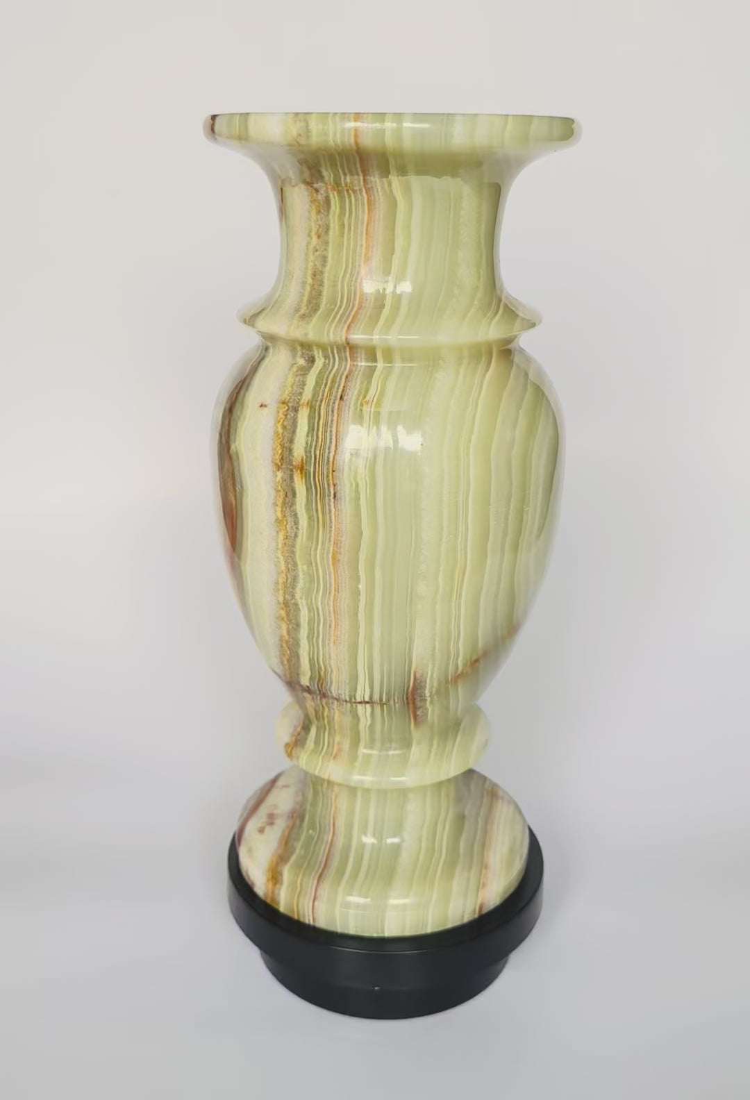 Natural Onyx Stone Vase – Hand-Carved Pakistani Onyx with Unique Marble-Like Veins