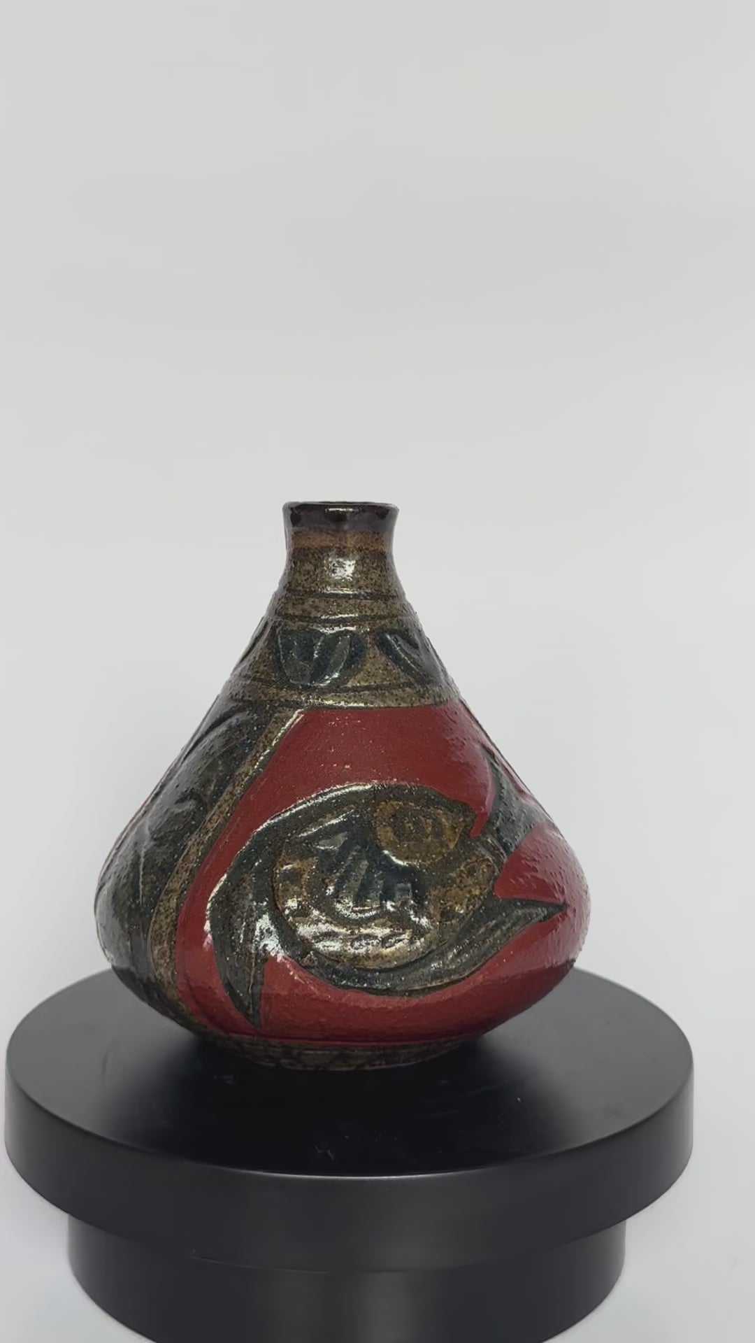 Japanese Tsuboya Pottery Fish Motif Vase – Handcrafted Okinawan Folk Ceramic Decor