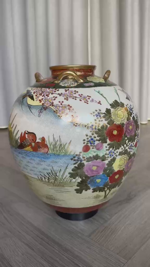 Satsuma Vase - Meiji-Style Japanese Pottery with Gold Gilt and Crackle Glaze