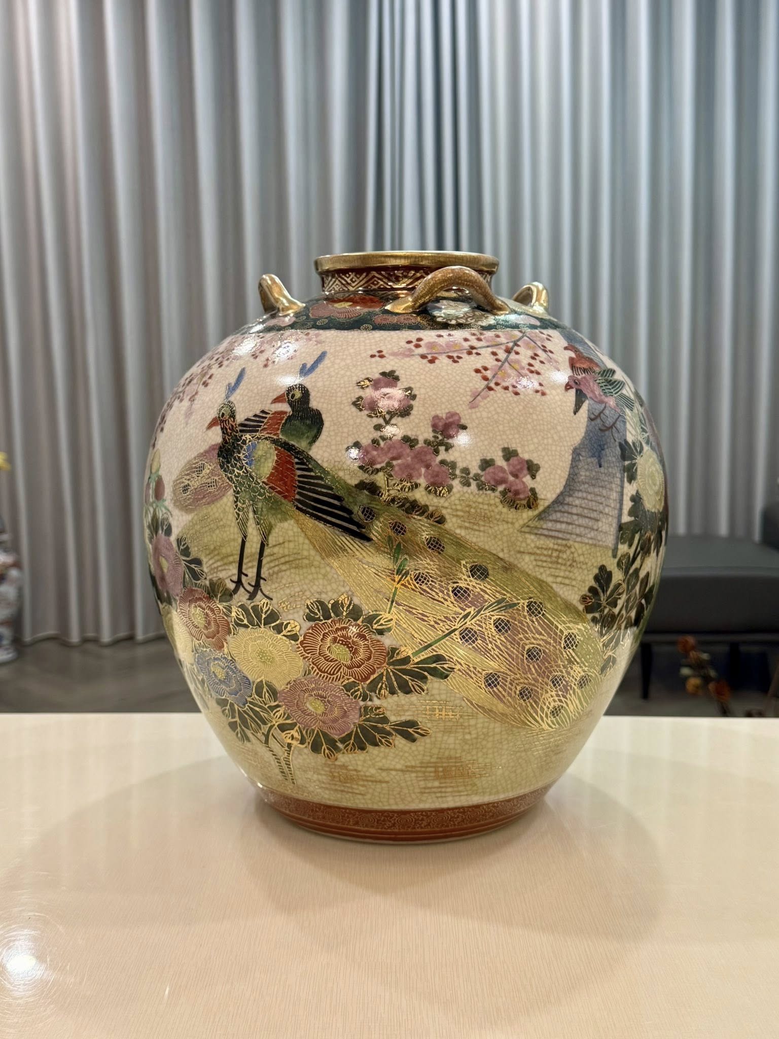 Antique Satsuma Vase – Meiji Era (1868–1912) Japanese Pottery with Gold Gilt and Crackle Glaze